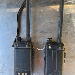 BAOFENG デュアルバンド　トランシーバーUV-5RA BAOFENG トランシーバーUV-5RA UV-5R 各1台　充電器欠品　ジャンク品 の画像