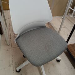 リユースのサカイ栃木店★ジモティ割あり★ NITORI PCデスク（イスセット） ホワイト W95×D48×H100 クリーニング済み TC11240の画像