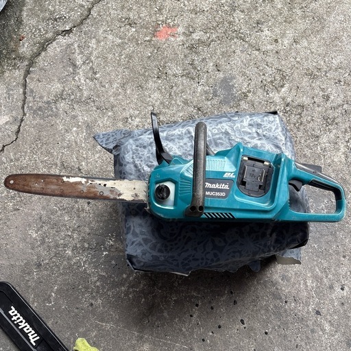 充電式マキタチェーンソー