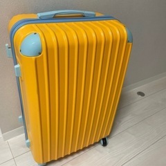✨**【美品/引取限定】**ポップで可愛い！イエロー×ブルー キャリーケース Mの画像