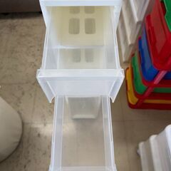 J3097【リユースのサカイ柏店】隙間収納ラック　４段プラチェスト　クリーニング済み の画像