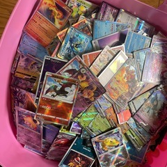 受け渡し予定者様決まりました。ポケモンカード　ポケカ　大量　キラキラカードも複数あり　ぬいぐるみ2体(ピカチュウゲンガー)　の画像