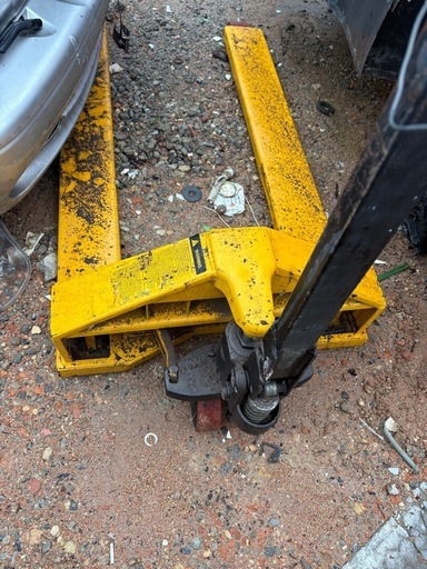 フォークリフト