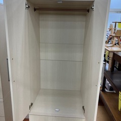 ★ジモティー割引20%★2枚扉ワードローブ 木目調 3段引き出し付き シール跡の剥がれあり《尼崎市若王寺/リサイクルショップドリーム次屋店》☆尼崎市若王寺の画像