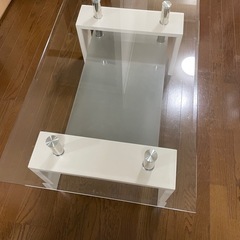 ガラステーブルの画像