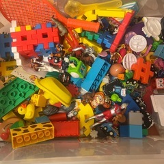幼児のおもちゃブロック等の画像