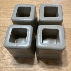 テーブルの高さをあげる脚の画像