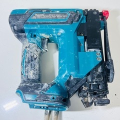 マキタ　充電式タッカ　ST421Dの画像