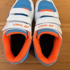 バドミントンシューズ　19cmの画像