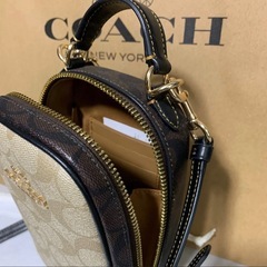 【今週13,000円】【COACH】 【届きたて】エヴァフォーン クロスボディシグネチャー ショルダーの画像