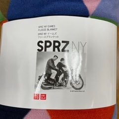 ユニクロ　SPRZ NY イームズ　フリース
ブランケット　未使用の画像