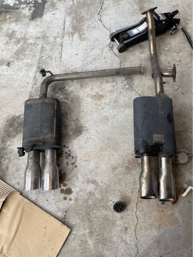 30プリウス　4本出し