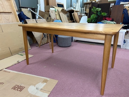 オーク無垢のシンプルダイニングテーブル