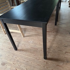 IKEA 木製テーブル　ダイニング　黒の画像