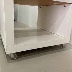 キャビネット モニター置きの画像