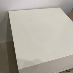 キャビネット モニター置きの画像