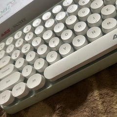 ワイヤレスキーボードの画像
