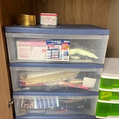 カラーボックスまとめてゆずりままとめて譲りますの画像