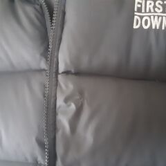 ⑤FIRST DOWN ダウンジャケット ＬＬサイズ（訳アリ）の画像