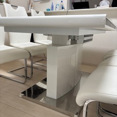 お譲り先決まりました！ダイニングテーブル＆チェアの画像