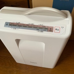 ほぼ新品　Panasonic布団乾燥機の画像