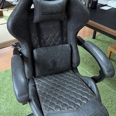 ゲーミングチェアの画像