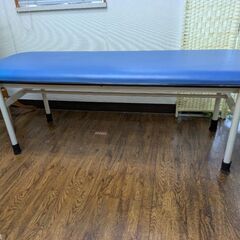 施術ベッドの画像