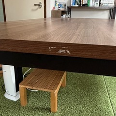 ミーティングデスクの画像