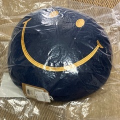 スマイリー丸型クッション！新品／タグ付き！！の画像