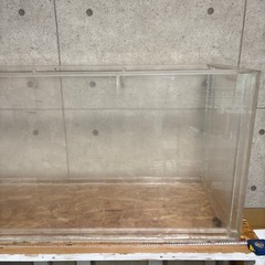 アクリル水槽 160 50 65H 仕切り30  フランジ補強歴あり　の画像