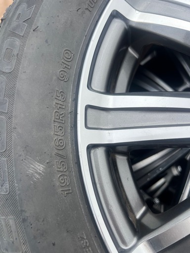 中古スタッドレスタイヤ　《195 ／65 R 15》