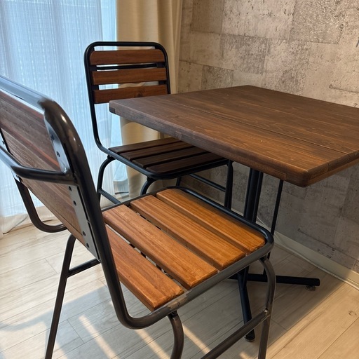 ニコアンド アイアンパインチェア2つ 割引 木目テーブル