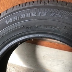 145/80r13 ECO FINE 22年製タイヤ2本の画像