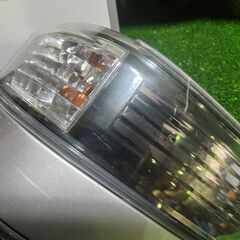トヨタ TOYOTA ヴェルファイア ANH20W テールランプ 右の画像
