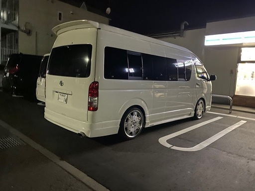 商談中 ハイエース スーパーロング ルーフスポイラー