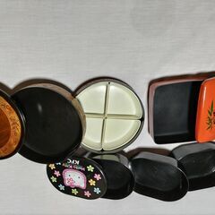 丸形重箱、一段角型重箱とキティちゃん三段重箱の画像