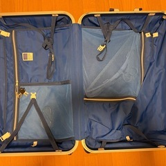 【引取確定】中古スーツケース（縦64cm横43cm）白の画像