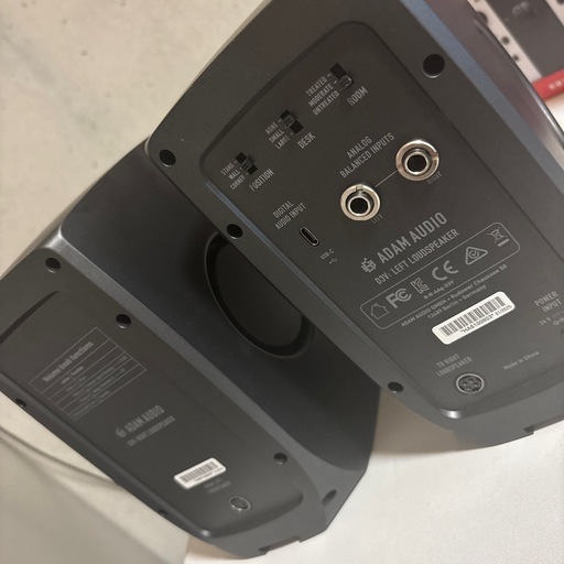 ADAM AUDIO D3V Black新古品