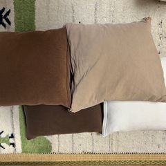 無印良品　クッション４個の画像