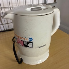 電子ケトルの画像