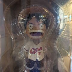 ルフィーのフィギュア(野球カープバージョン)の画像