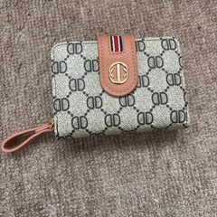 ❁⃘*.ﾟ新品❁⃘*.ﾟ二つ折り財布の画像
