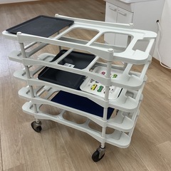 配膳ワゴンコロ付きの画像
