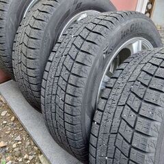 《ほぼ新品》昨年新品購入 ヨコハマ アイスガード スタッドレス 215/55R17  4本 ヤリスクロス エスクード カローラクロス等に 114.3 5穴 7J ホイール付きの画像