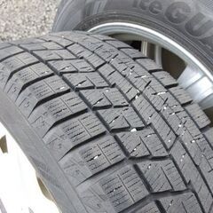 《ほぼ新品》昨年新品購入 ヨコハマ アイスガード スタッドレス 215/55R17  4本 ヤリスクロス エスクード カローラクロス等に 114.3 5穴 7J ホイール付きの画像