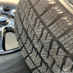 ⭐︎2023年製スタッドレスタイヤ⭐︎バリ溝⭐︎155/65R14 BLIZZAK VRX2の画像