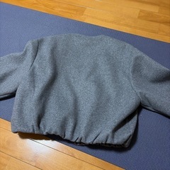 ZARA ショート丈　グレー　Mサイズの画像