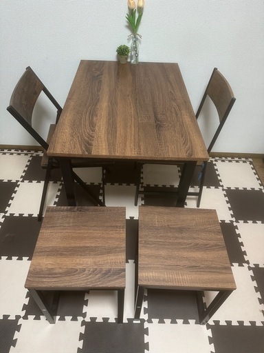 ダイニングテーブル