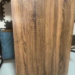 ダイニングテーブルの画像