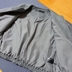 ZARA ショート丈　グレー　Mサイズの画像